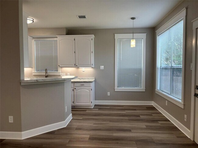 Building Photo - 7525 Windrush Dr