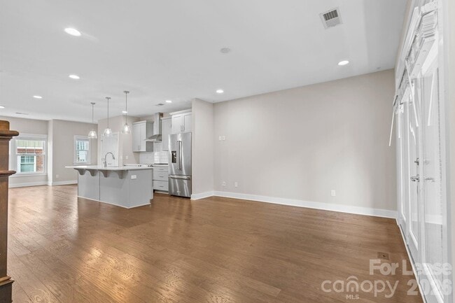 Building Photo - 129 Grandin Rd