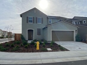 Building Photo - Newer construction with solar!
