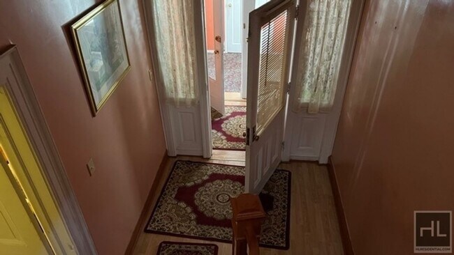 Building Photo - XL  LARGE ROOM FOR RENT BROOKLYN AVENUE/ P...