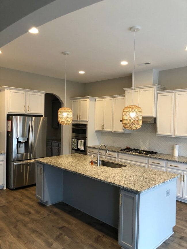 Building Photo - Beautiful like new home with full finished basement