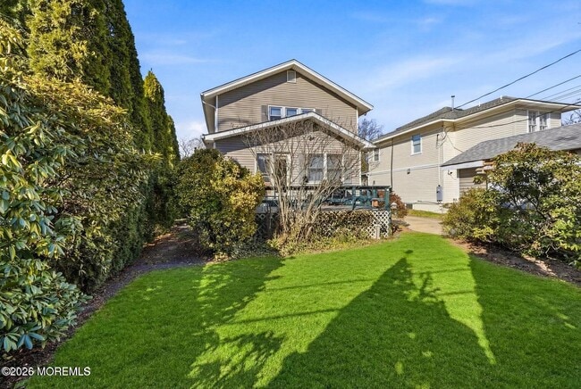 Building Photo - 304 Grassmere Avenue