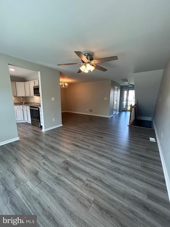 Building Photo - 606 Gunpowder Ct