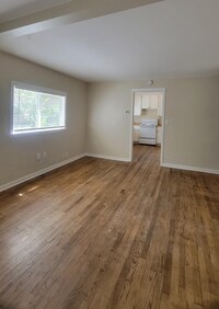 Building Photo - Cozy Home Near Old Town – Live in the Hear...