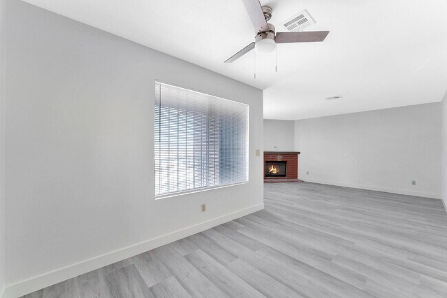 Building Photo - 2257 Exeter Dr