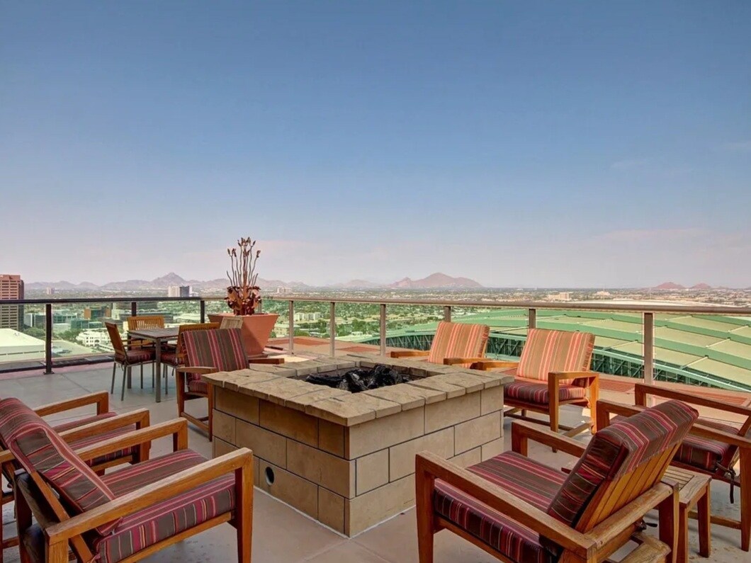 Building Photo - 310 S 4th St