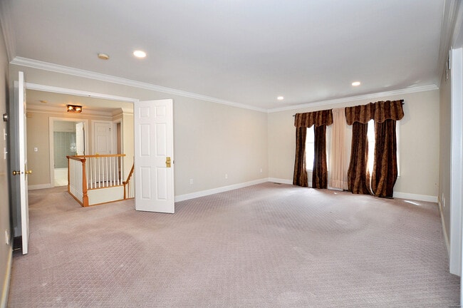 Building Photo - 34 Auburn Knoll