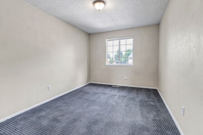 Building Photo - Spacious Home in Castle Rock