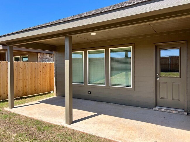 Building Photo - 2908 Firefly Dr