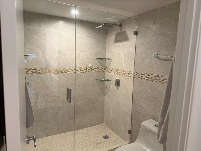 Building Photo - 5100 N Ocean Blvd