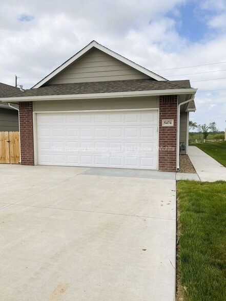 Building Photo - 5474 N Colburn Ct