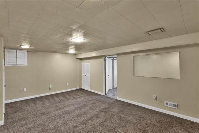Building Photo - 323 Noel Dr