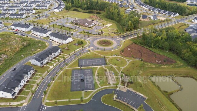 Building Photo - 5000 Arkose Dr