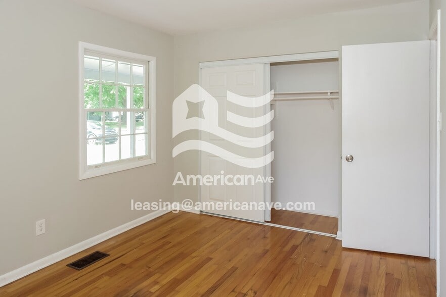 Building Photo - 2232 Harrison St SE