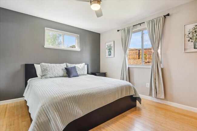 Building Photo - 3306 S Kittredge St