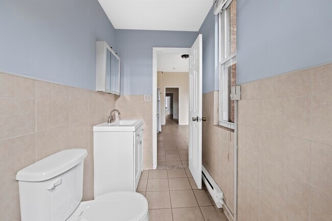 Building Photo - 207 15th St