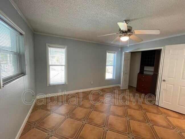 Building Photo - 12813 Starling Dr