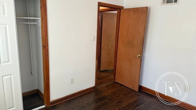 Building Photo - RATE DROP ALERT (was $1875/month)!
