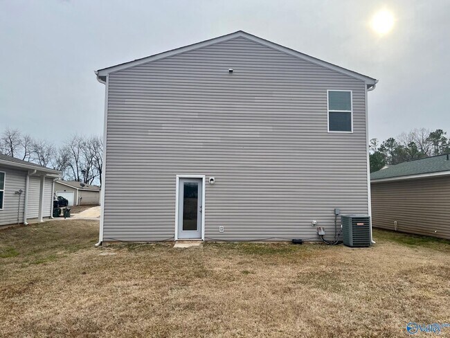 Building Photo - 193 Cloverbrook Dr