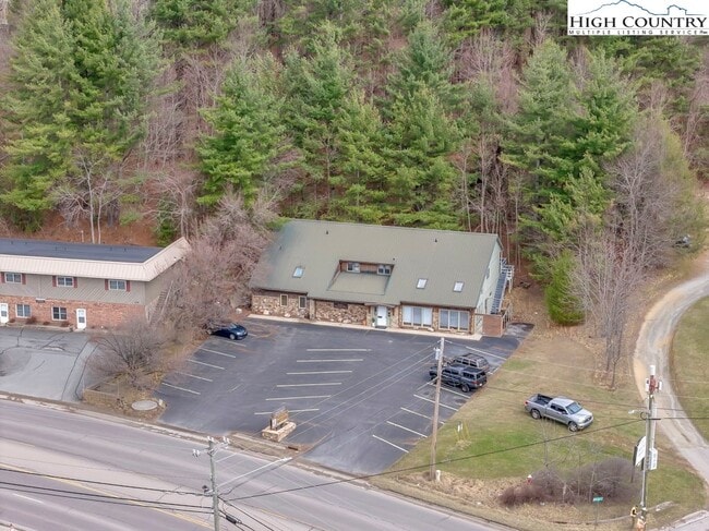 Building Photo - 483 NC-105 Extension