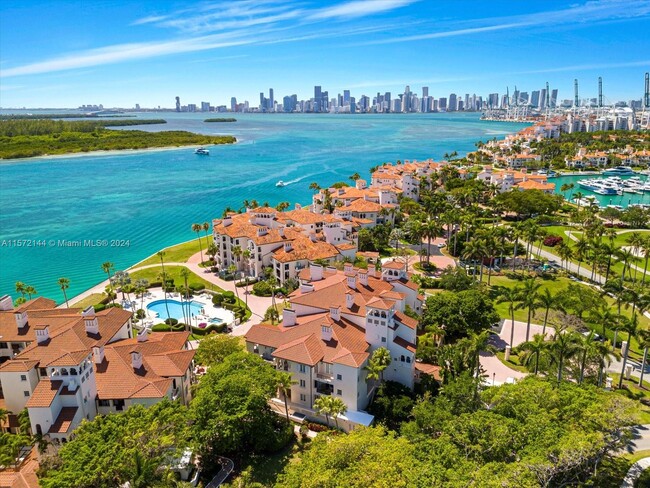 Building Photo - 2113 Fisher Island Dr