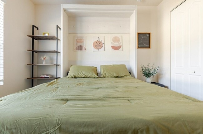 Building Photo - 3 Pinnacle Pl