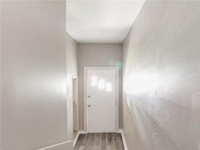 Building Photo - 1144 N McKinley Ave