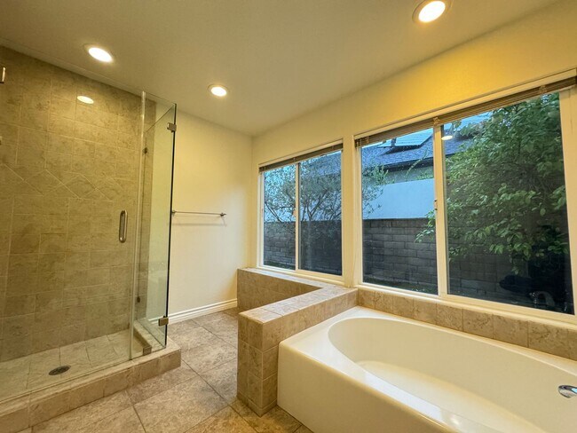 Building Photo - Stunning 5Bd/3.5Ba Home in Laguna Hills with a Pool and Elevator!