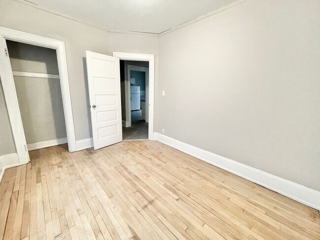 Building Photo - 2626 N Fratney St