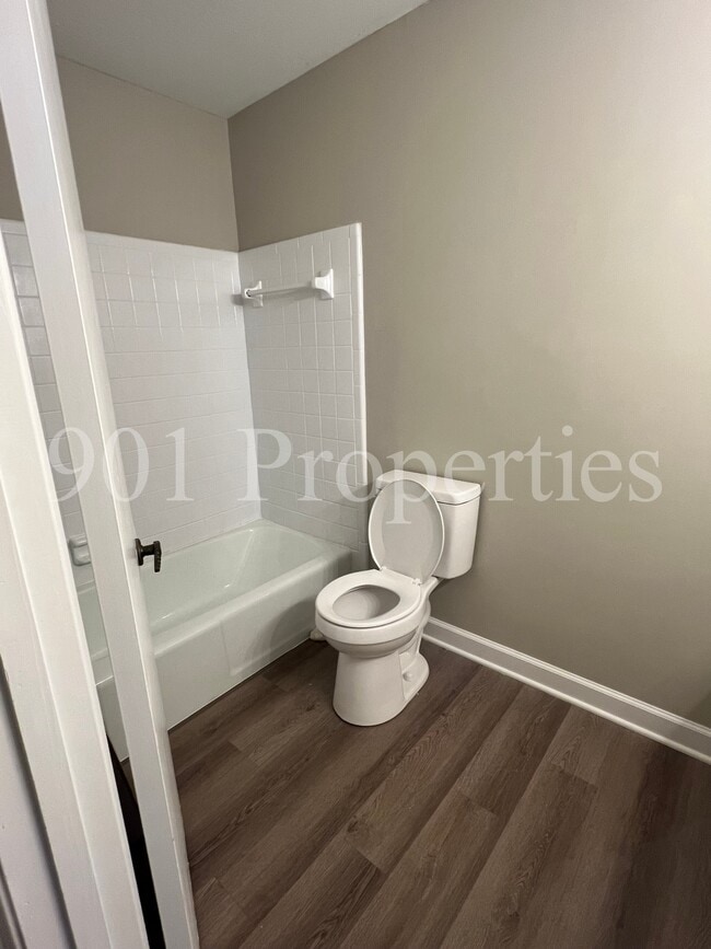 Building Photo - 5140 Longmeadow Cove