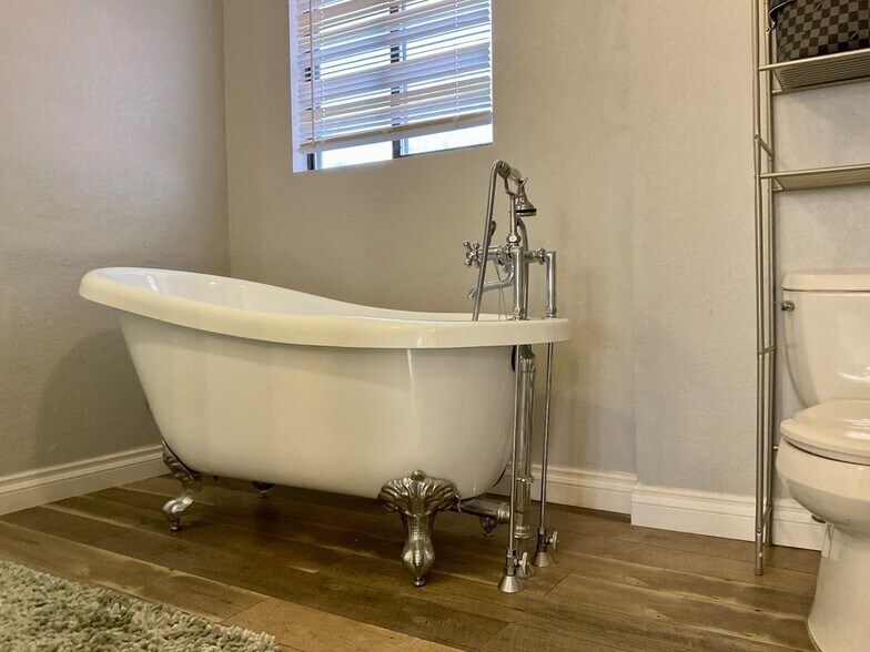 Building Photo - 3996 Tirana Way