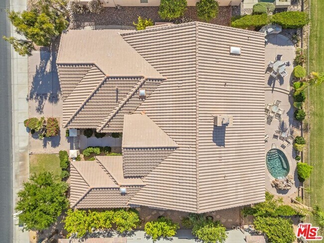 Building Photo - 78586 Kensington Ave
