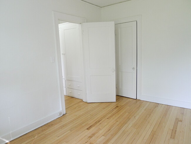 Building Photo - 1780 Van Dyke St