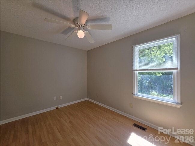 Building Photo - 405 S Pinchback Ave