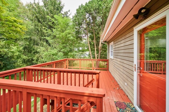 Building Photo - 9900 Kingsbridge Dr