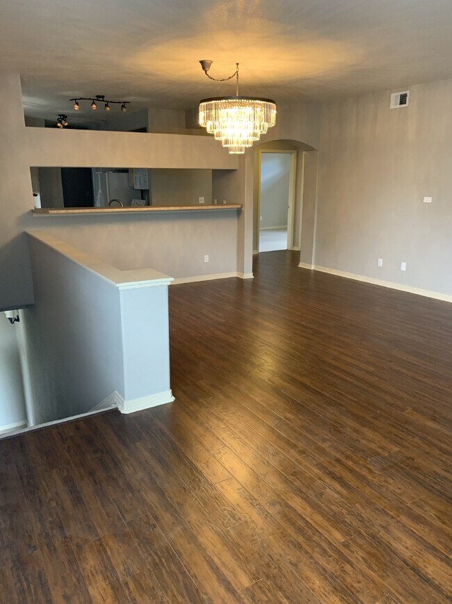 Building Photo - Beautiful Condo For Rent
