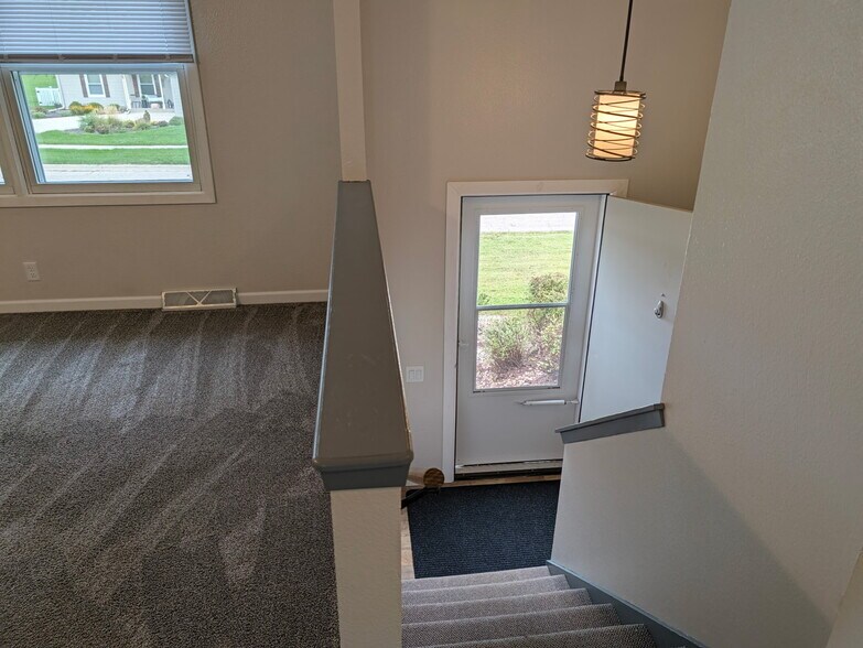 Building Photo - 2311 Mole Ave