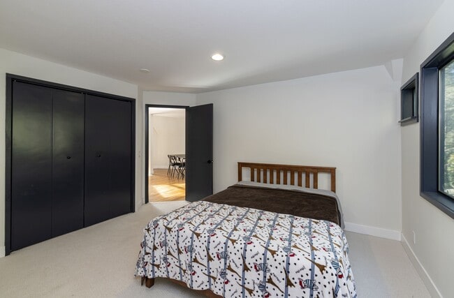 Building Photo - 250 Homestead Trl