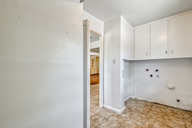 Building Photo - 918 Wycliffe Dr