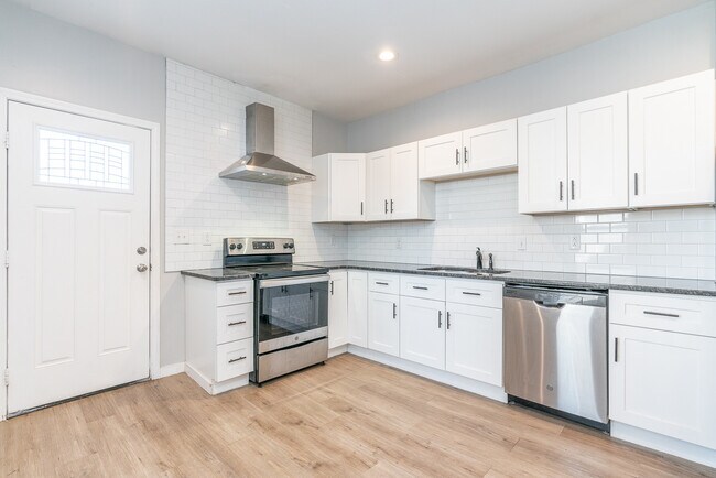Kitchen - 1628 S 4th St