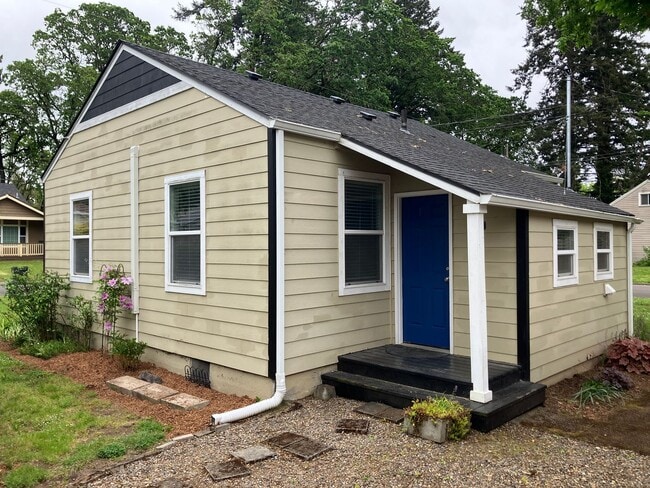 Building Photo - 321 Magnolia Ct NW