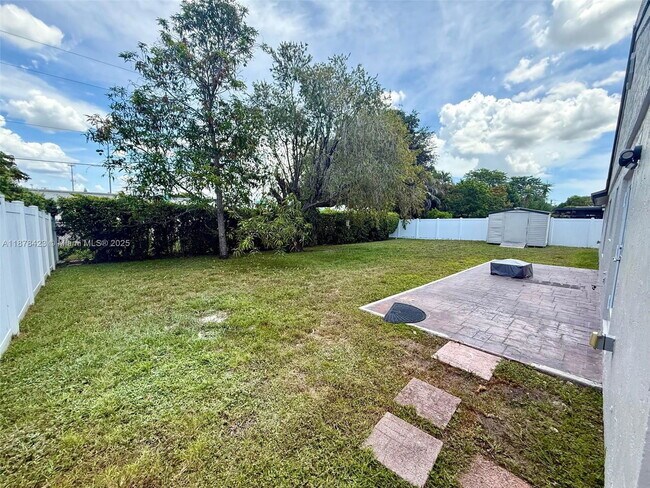 Building Photo - 11561 SW 51st St