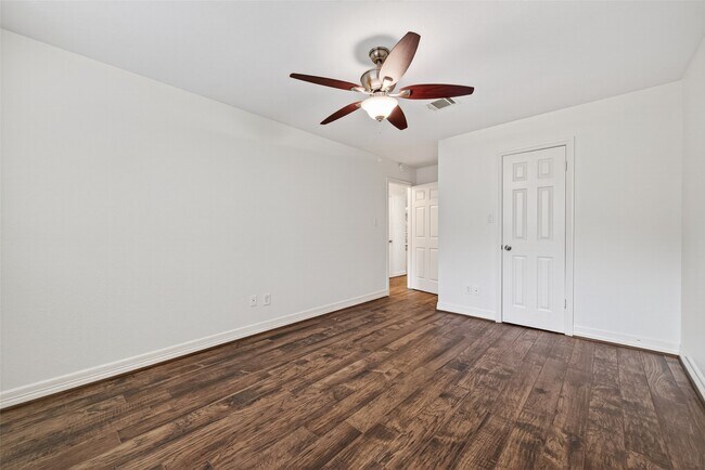 Building Photo - 14222 Stokesmount Dr