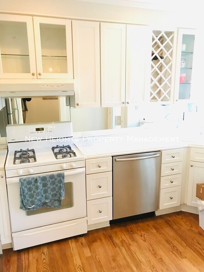 Building Photo - 301 Broad St