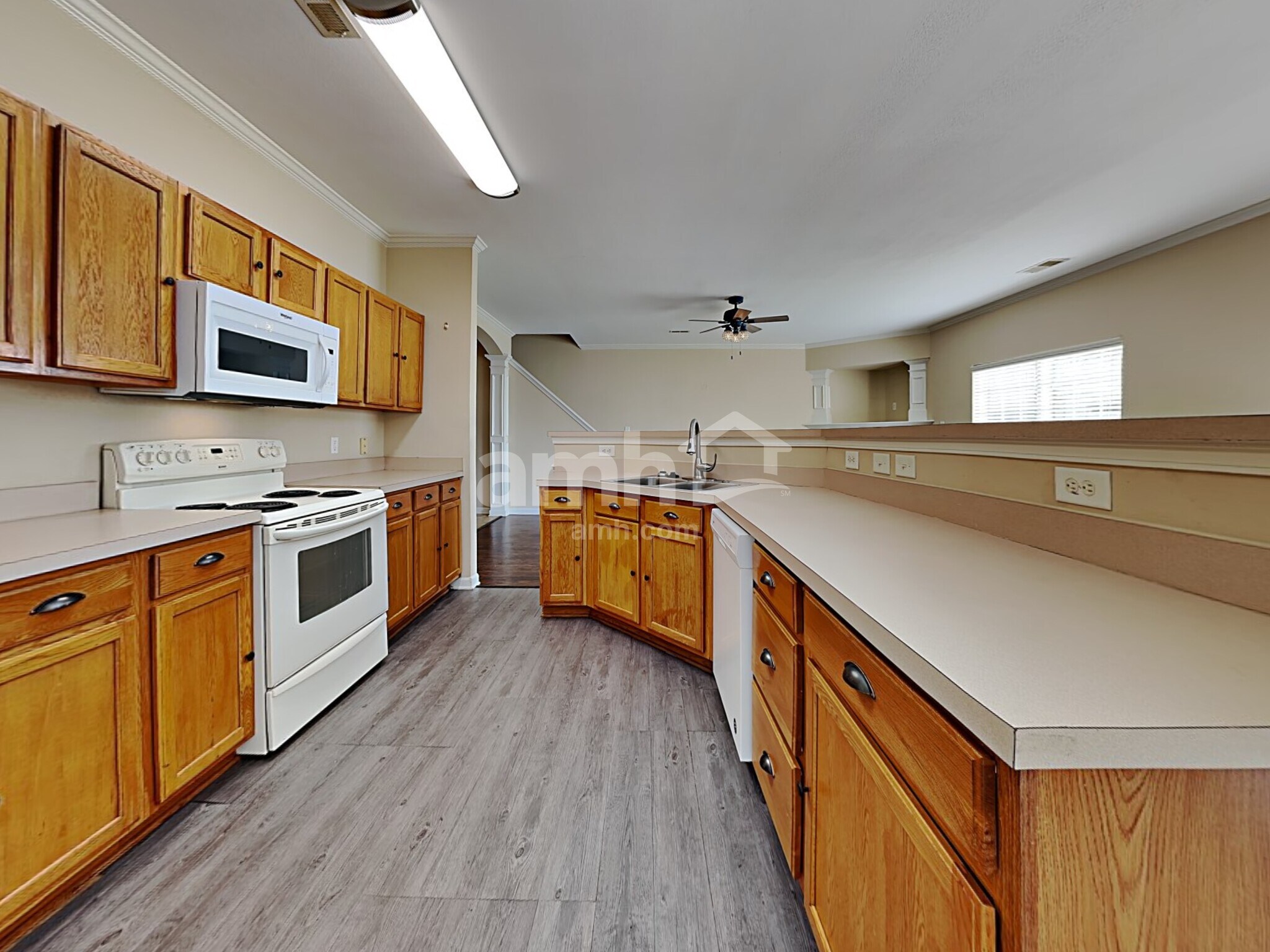 Building Photo - 2528 Ingleside Dr