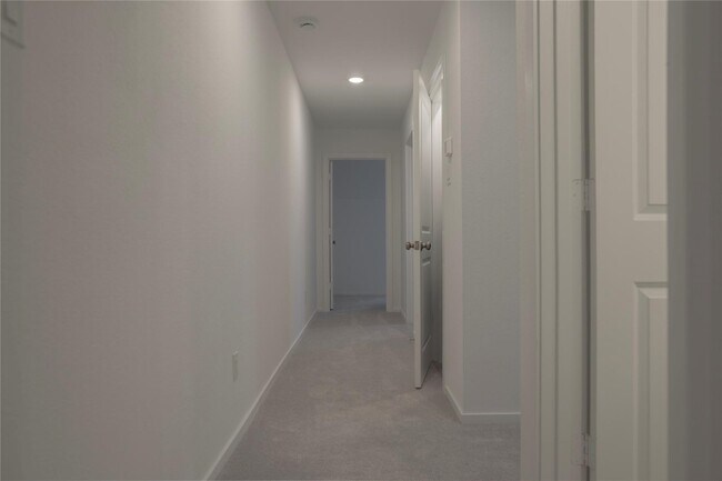 Building Photo - 21301 Carosella Dr