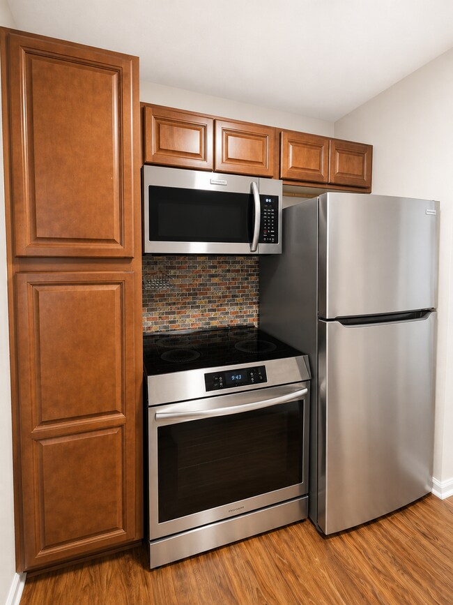Building Photo - 3015 Old Bryan Dr