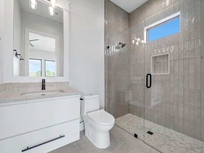 Building Photo - 330 Kelly Plantation Dr