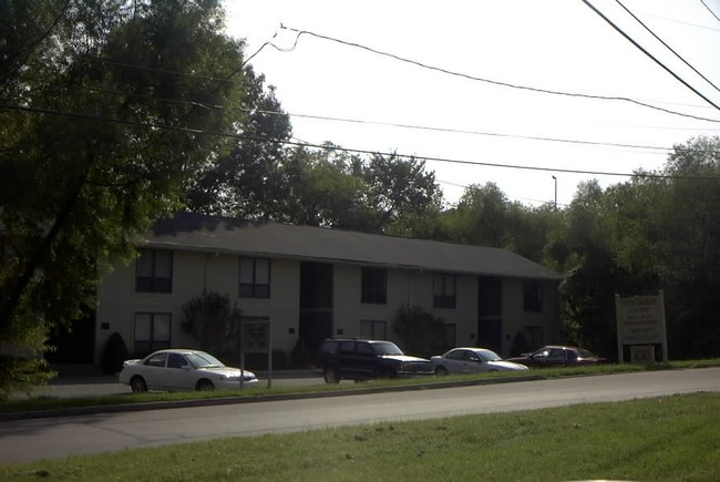 Building Photo - Treetop Apartments