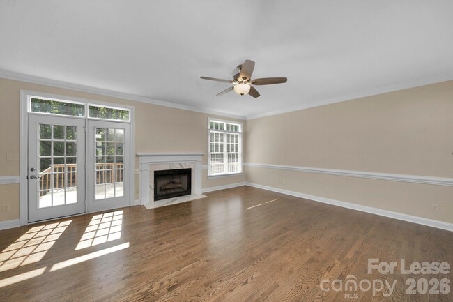Building Photo - 1202 Coachman Dr